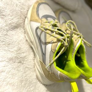 Steve Madden Magnetic Chunky